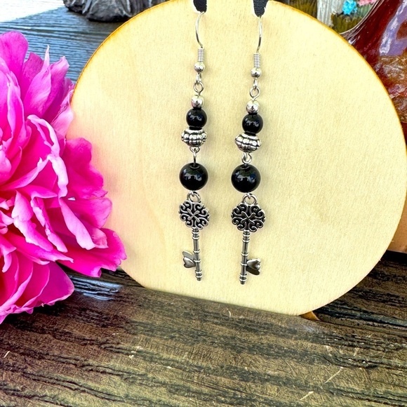 Red Fox Treasure Jewelry - Black and Silver Gothic Key Dangle Earrings